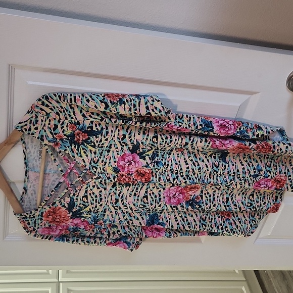 Torrid Super Soft Knit Tee Shirt Floral Animal Print Size 0 - Picture 4 of 9